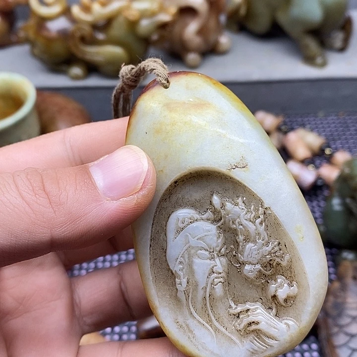 未镶嵌蛇纹石玉颈饰