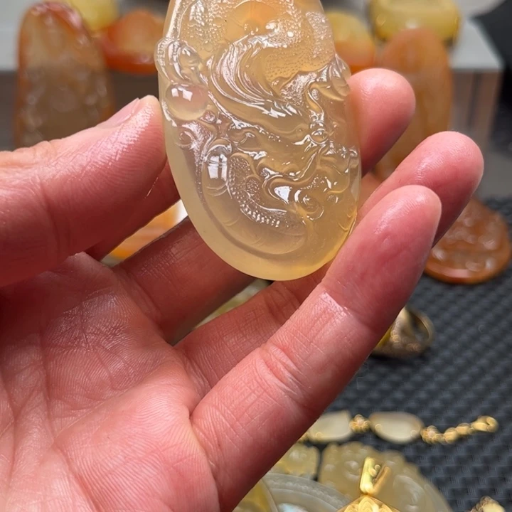 石英质玉颈饰银S925镀金镶嵌哈***?