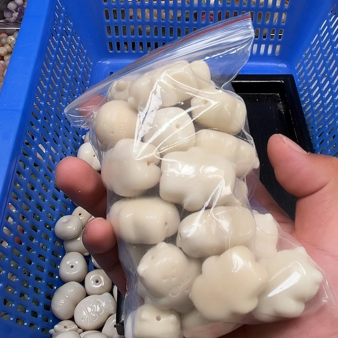 呆***.手串菩提根/象牙果27颗有裂