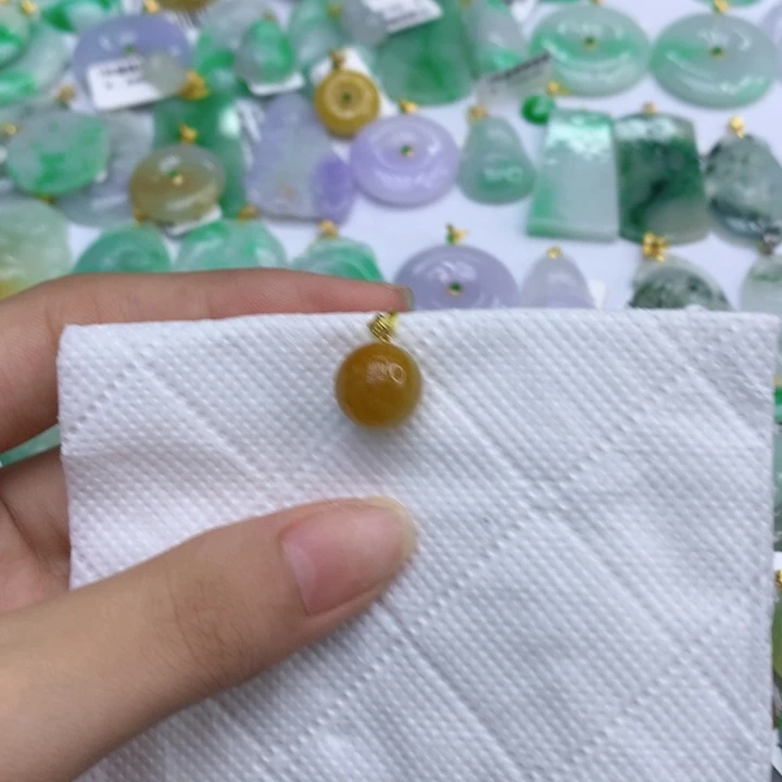 翡翠18K金镶嵌颈饰111111111111