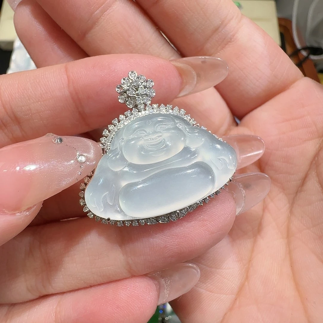 【闪购商品】颈饰18K金镶嵌翡翠