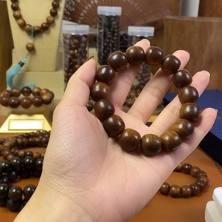 老山檀香黑肉沉水桶珠1.5手串