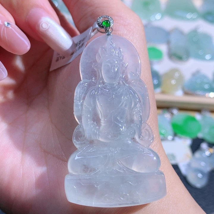 翡翠18K金镶嵌颈饰翡翠