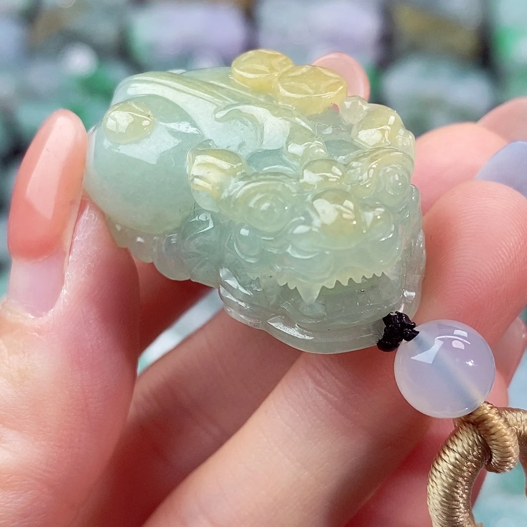 颈饰未镶嵌翡翠天然