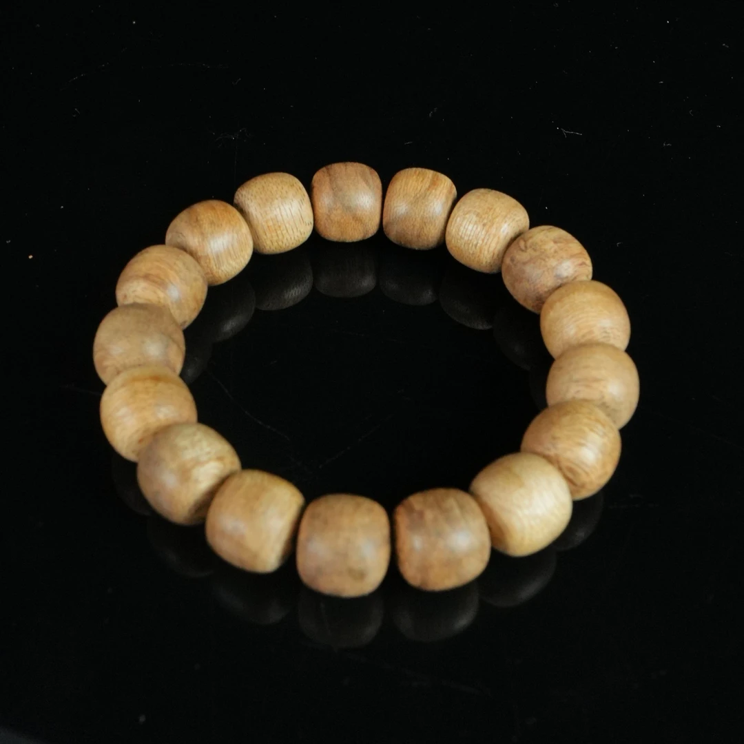 A8115 东马软丝沉香老型珠手串 1.22x1.31cm  10.8g