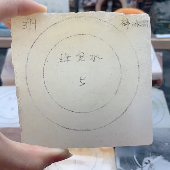 石英质玉未镶嵌手镯定制