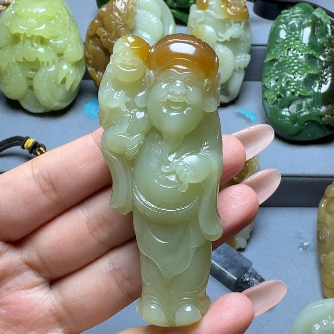 和田玉未镶嵌颈饰白*马