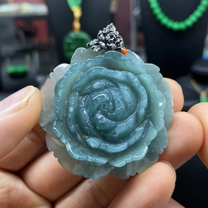 翡翠颈饰未镶嵌吊坠