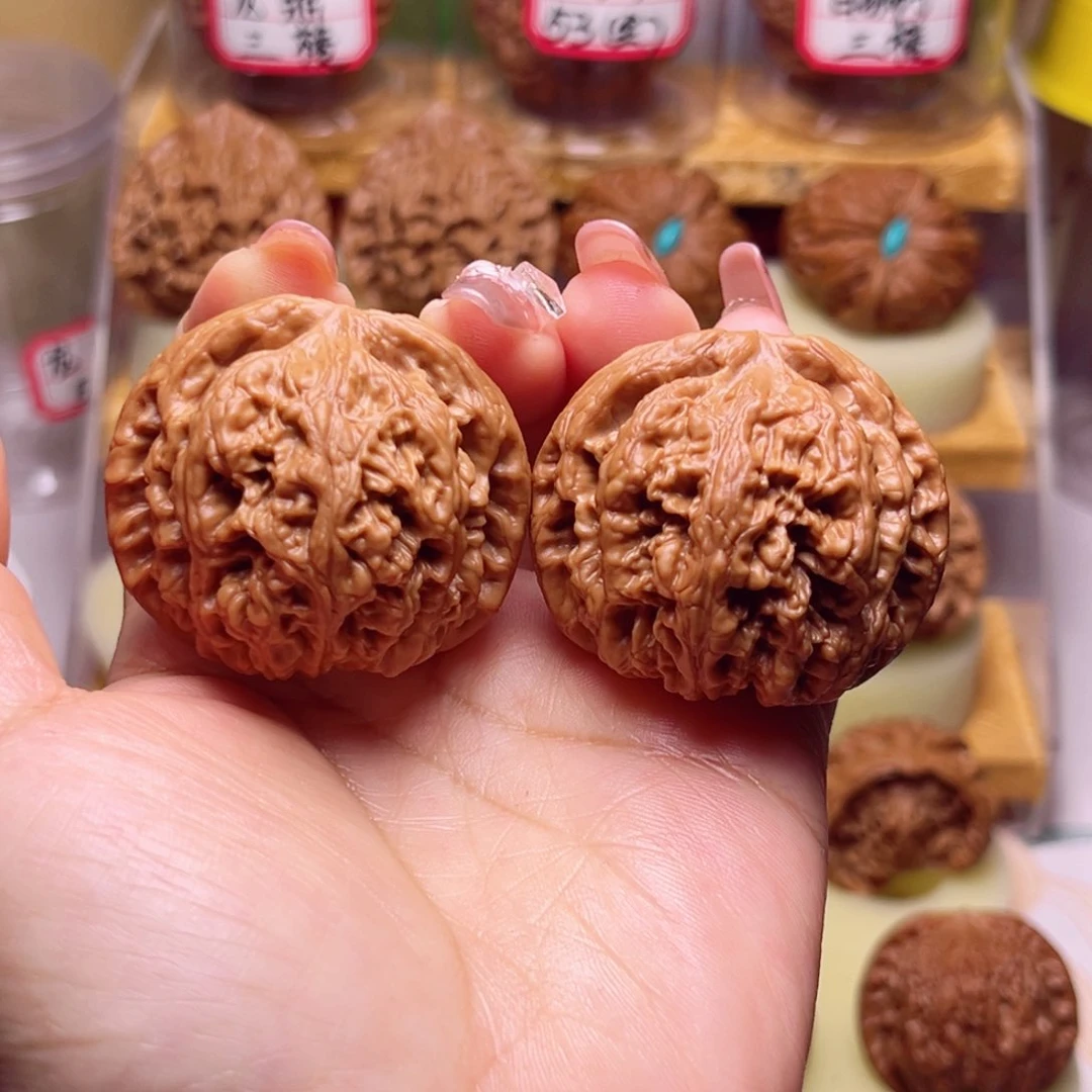 文玩核桃吊坠44尺平谷球筋