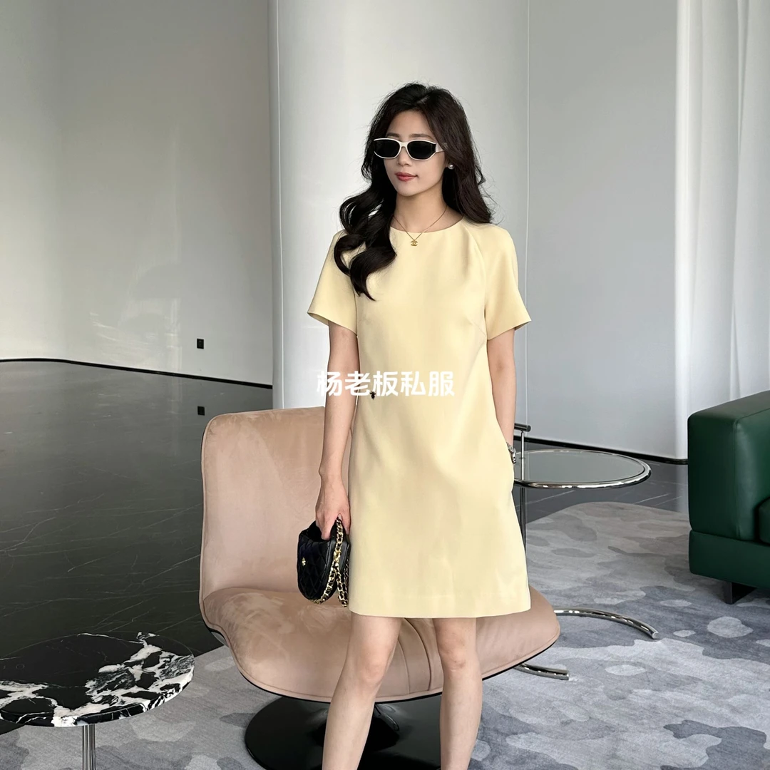 【Sia Yang 】2025年夏季新款圆领小蜜蜂醋酸连衣裙Z5001