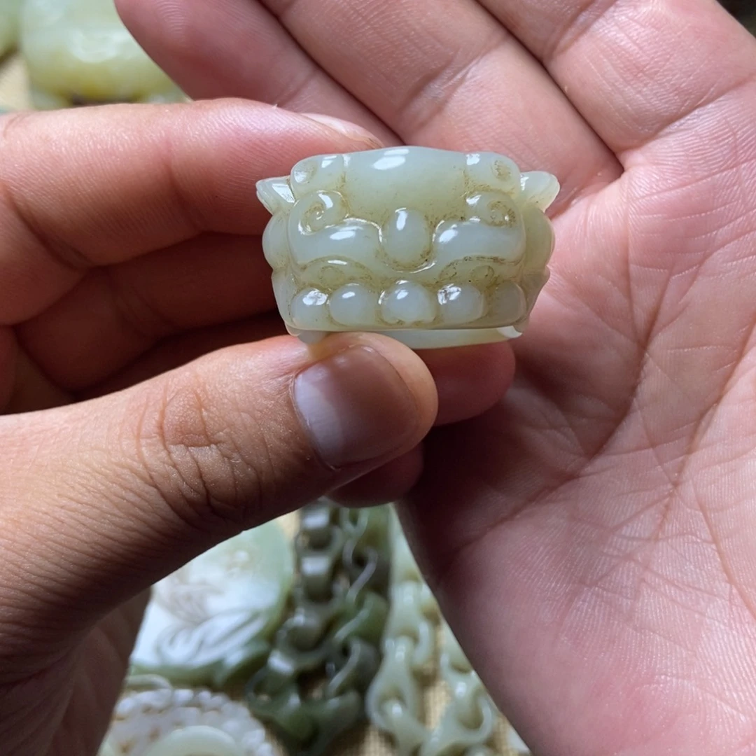 和田玉未镶嵌挂件瑞**和