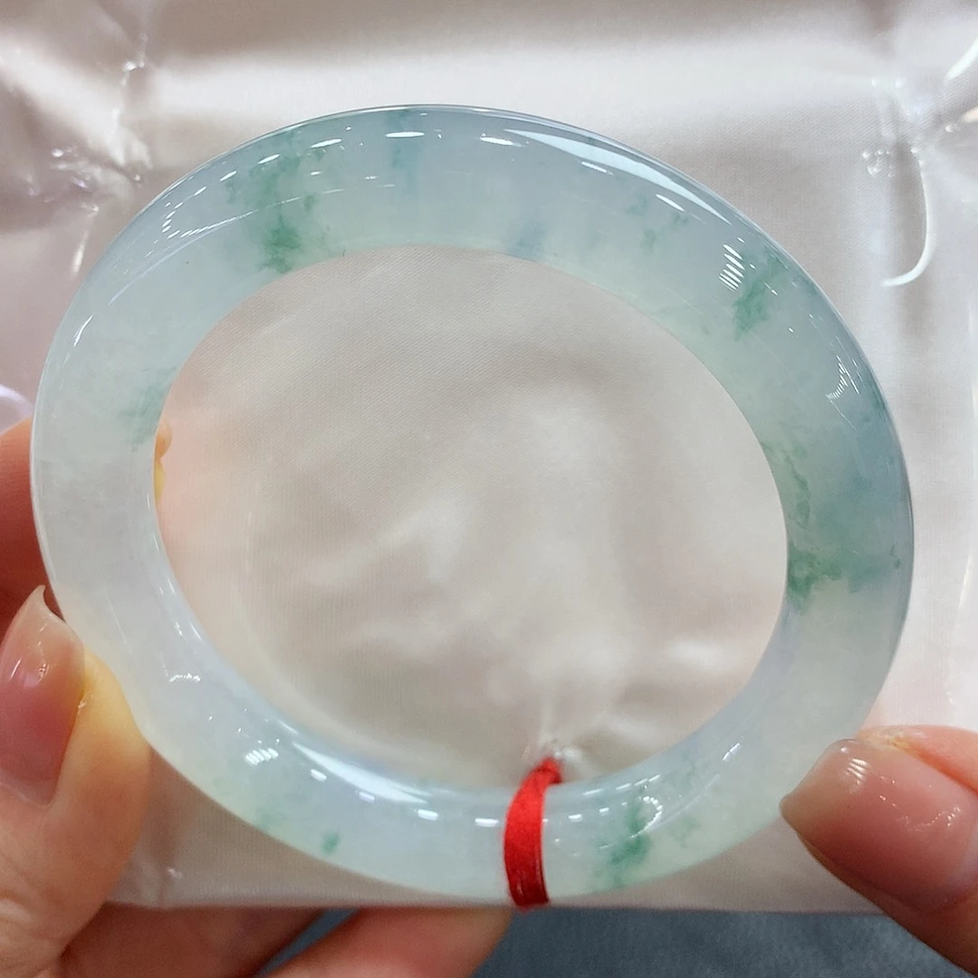 翡翠未镶嵌手镯55.5圆条飘花两天鉴赏