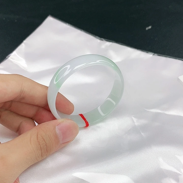 翡翠未镶嵌手镯圈51。05073