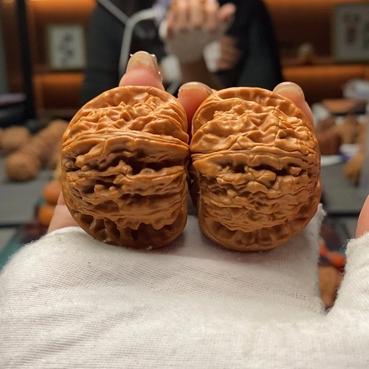 把件文玩核桃4号 43尺球白 精品