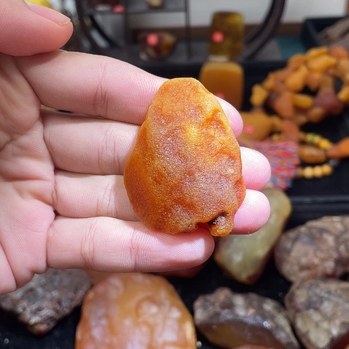 琥珀未镶嵌珠宝奇石
