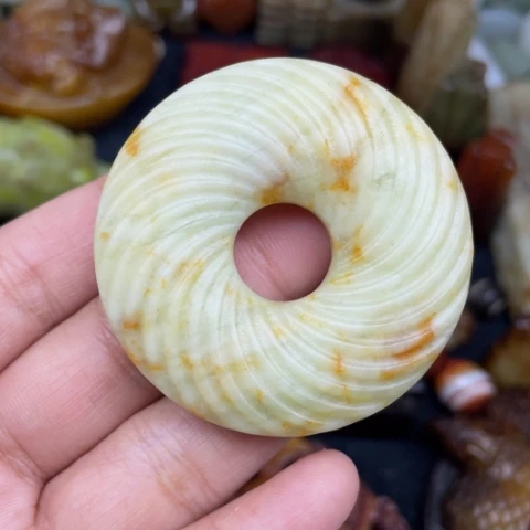 蛇纹石玉未镶嵌颈饰38