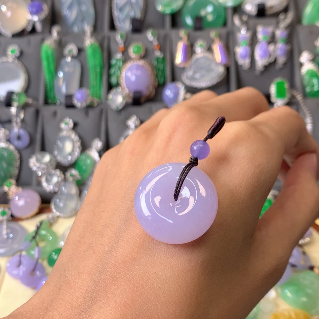 翡翠颈饰未镶嵌隔**王裸石