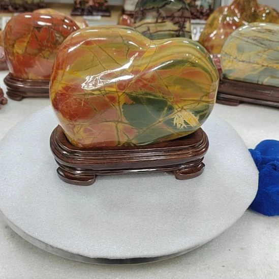 h***h石材乳源彩色石头摆件