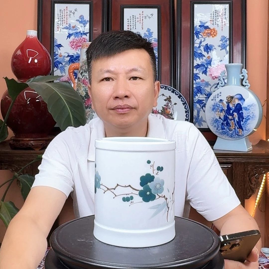 景德镇陶瓷手工笔筒