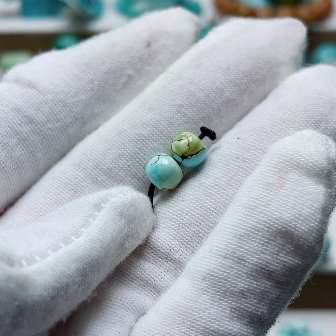 平***乐绿松石未镶嵌珠宝奇石