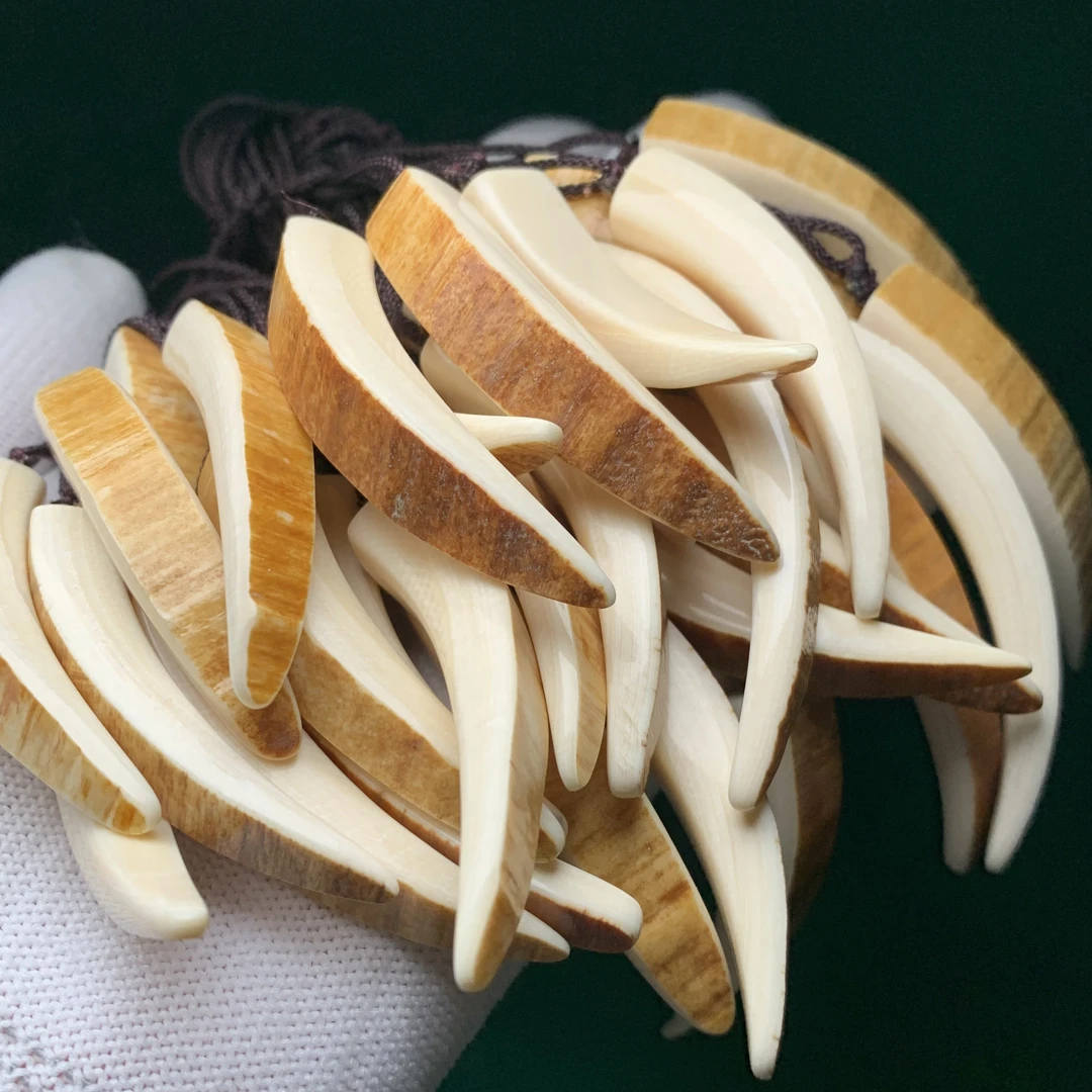 【四六儿】猛犸象牙天然原皮小牙尖吊坠原色黄皮包浆皮壳一等冰料