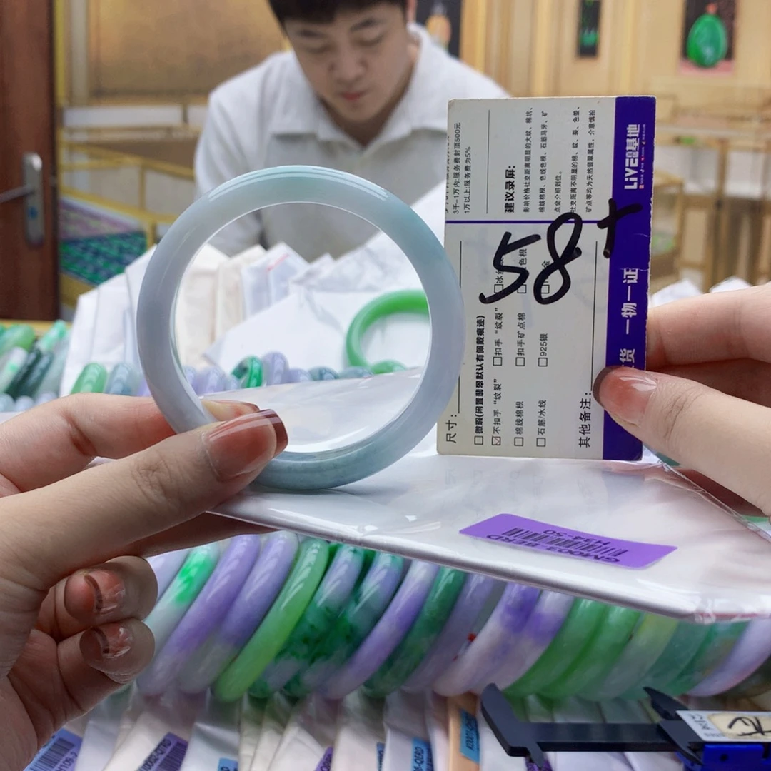 翡翠未镶嵌手镯nnn