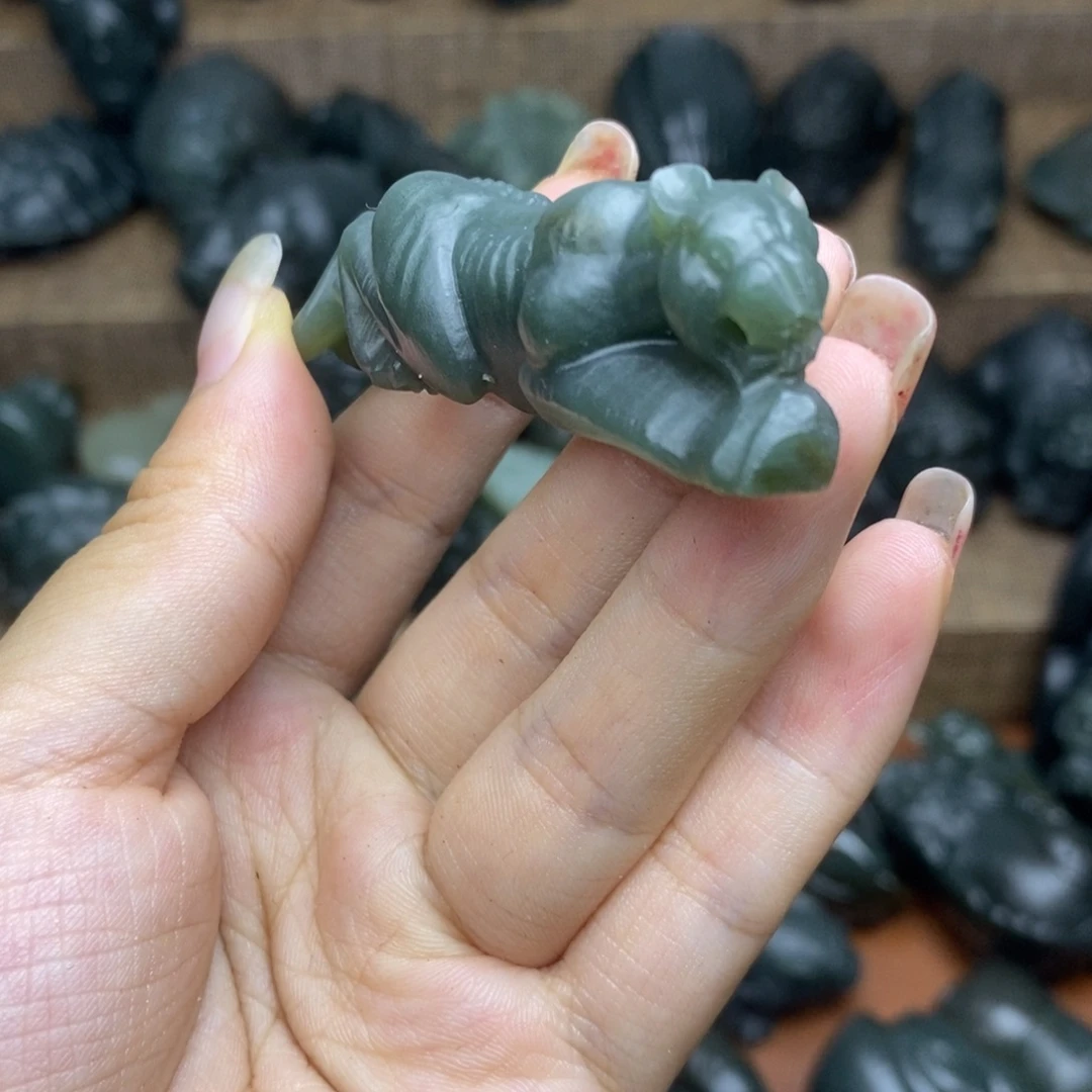 点***哥和田玉未镶嵌颈饰