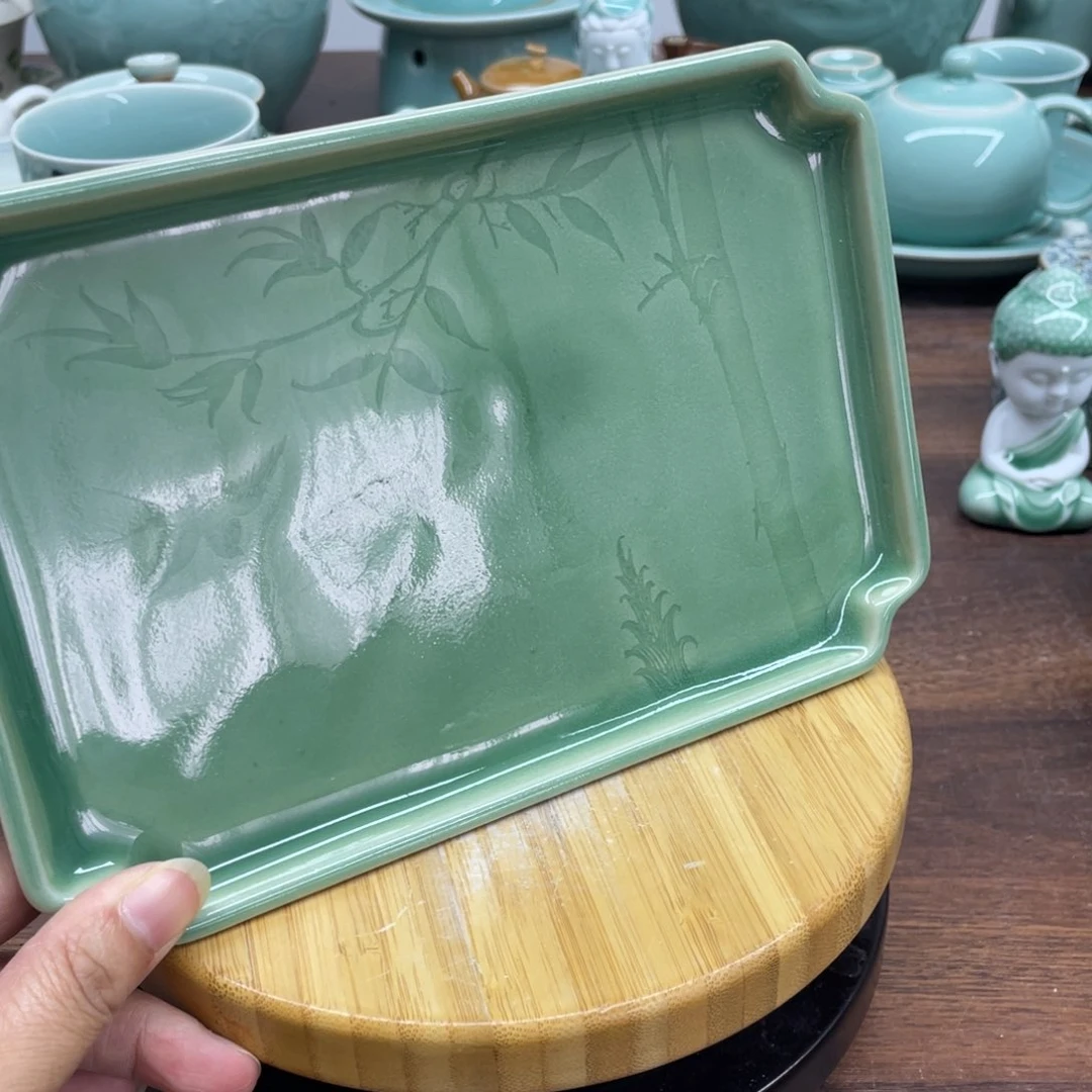 微瑕特价20.8*14青瓷