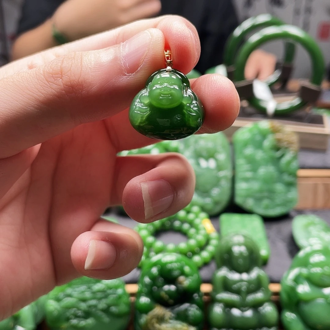 和田玉（碧玉）18K金镶嵌颈饰