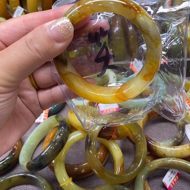 透闪石-蛇纹石玉未镶嵌手镯笑****度