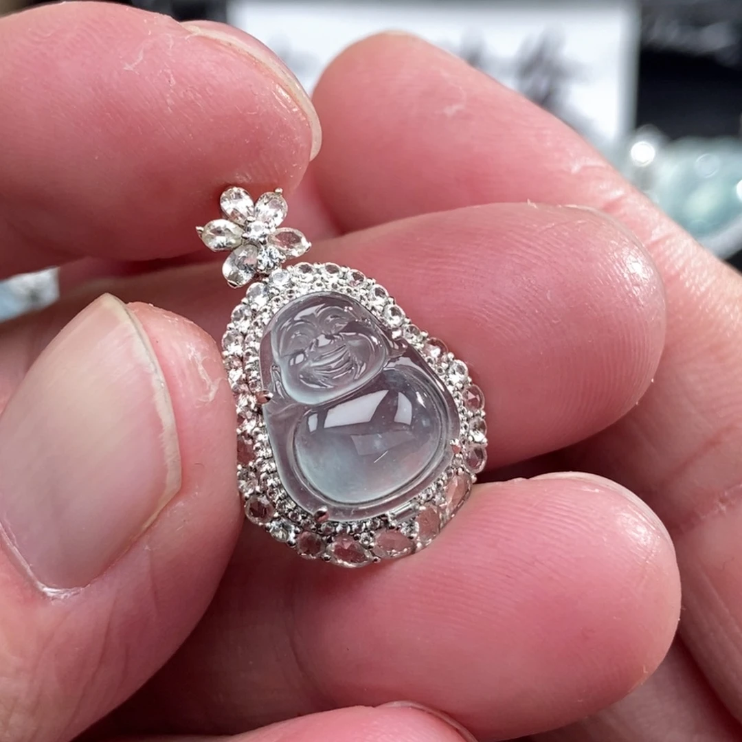 颈饰18K金镶嵌翡翠佛公