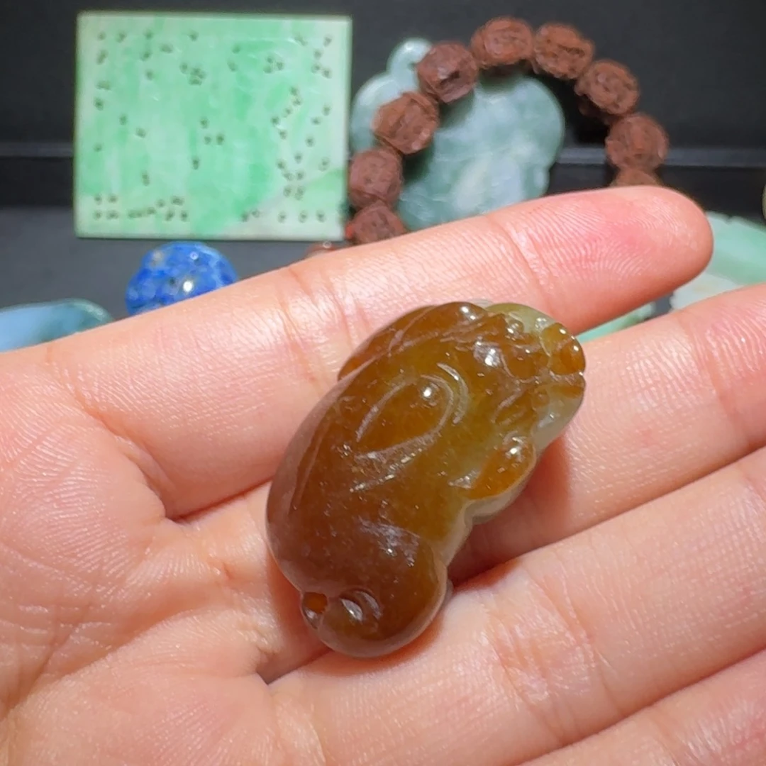 翡翠未镶嵌颈饰小*爱