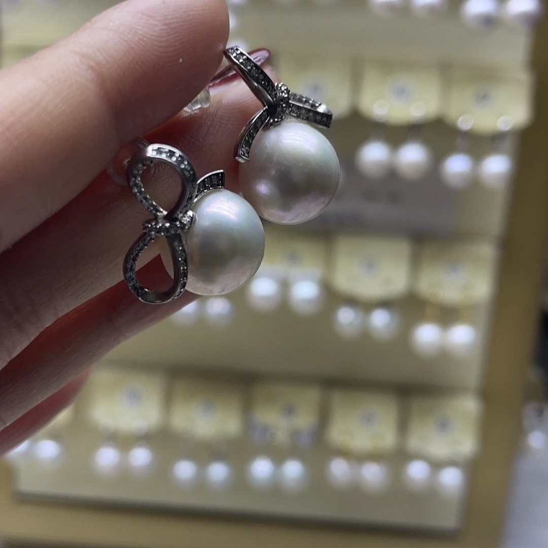 银S925镶嵌耳饰淡水珍珠