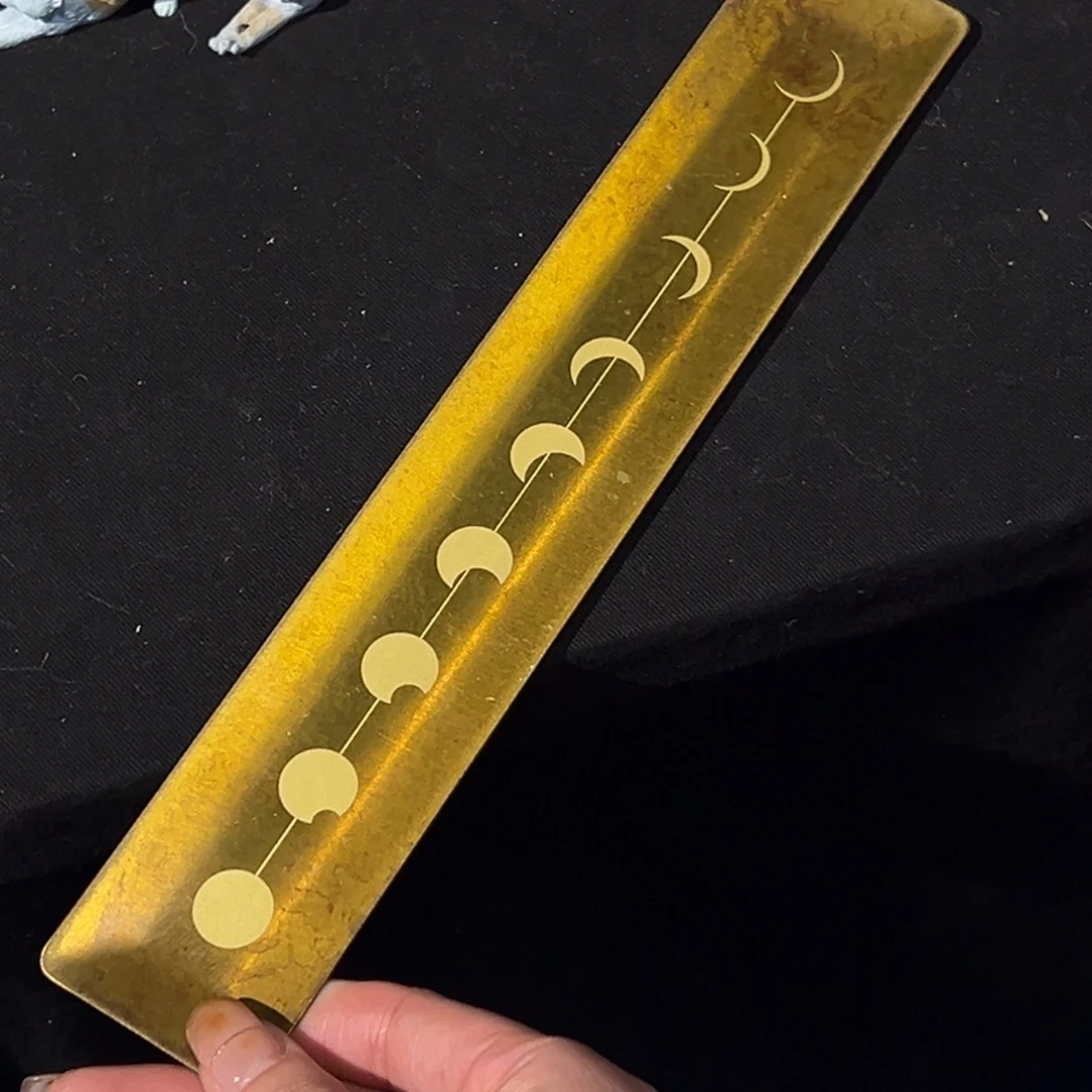 瓷片陶瓷。     陶瓷。