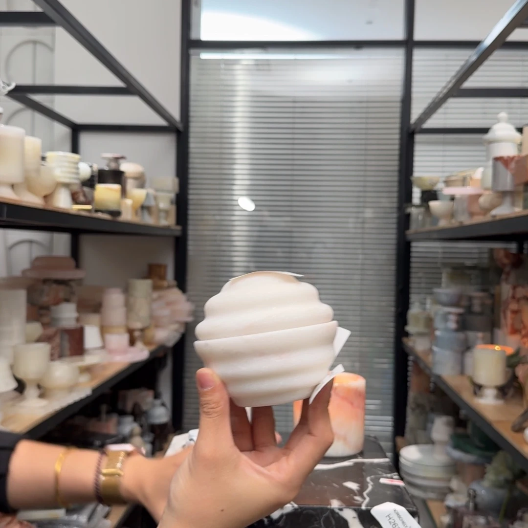 H107。        亿。         香薰