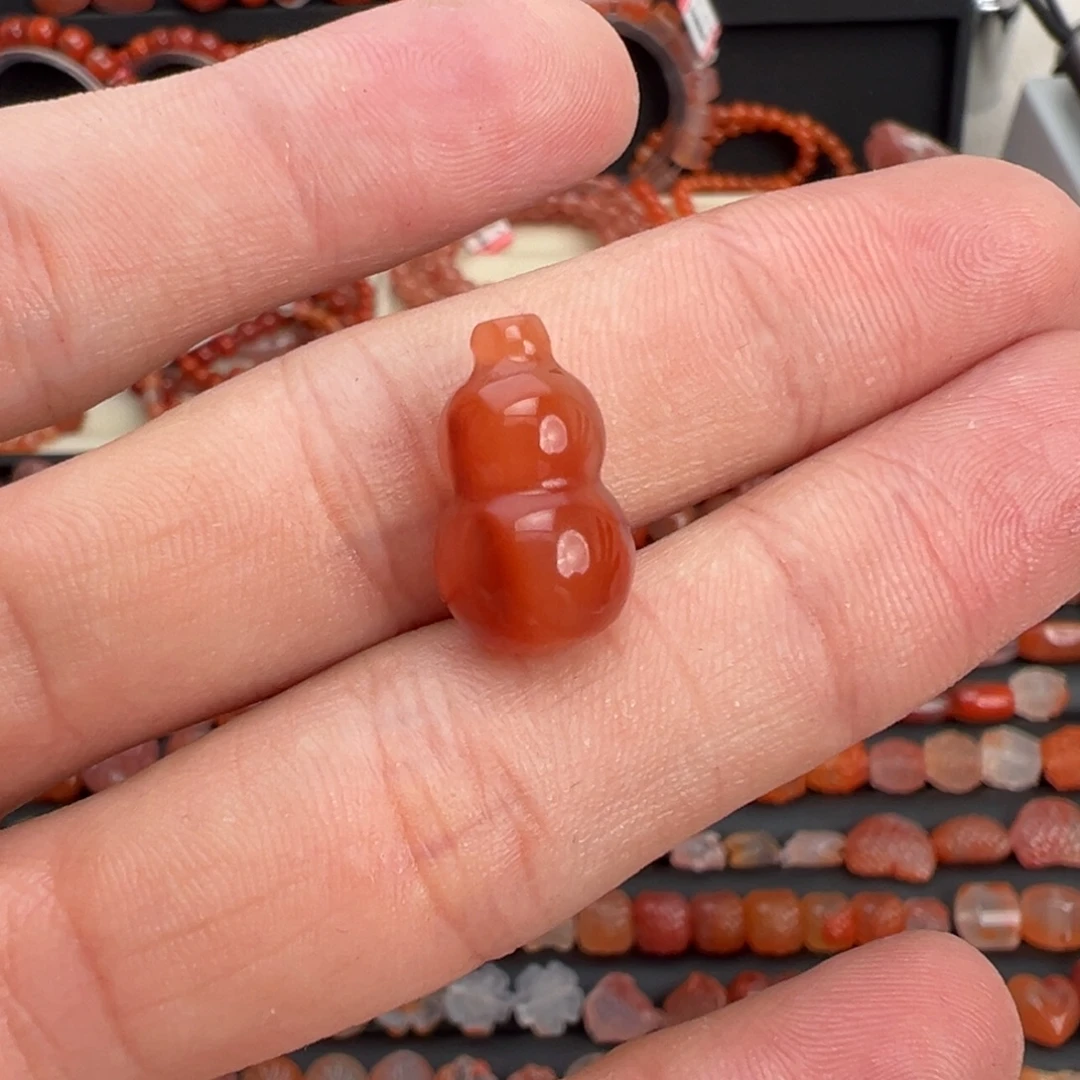 南红玛瑙未镶嵌颈饰葫芦