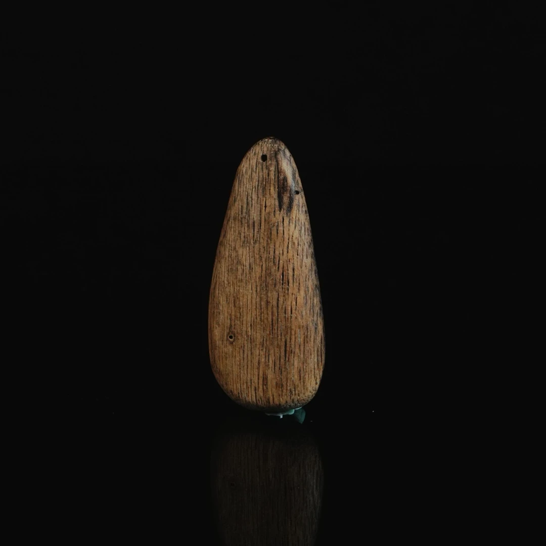 DY-C1294 斯里兰卡土沉沉水吊坠 4.3x2x0.5cm 3.7g