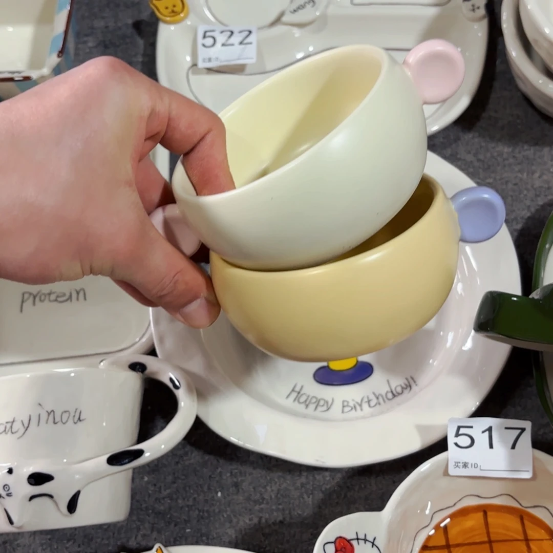 白瓷两只双耳四点五寸小碗