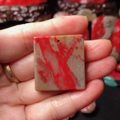 昌化鸡血石昌化鸡血石挂件