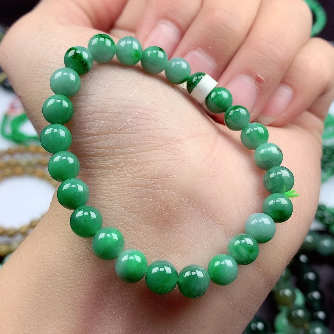 翡翠颈饰未镶嵌手串