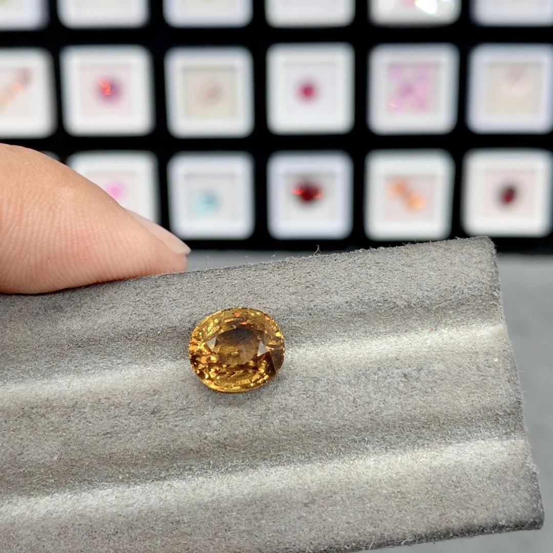 石榴石裸石未镶嵌顽*4.15克拉