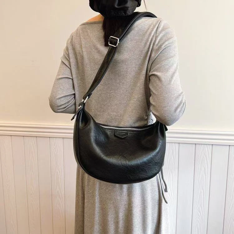 贰壹N早春新款女包小众简约斜挎包