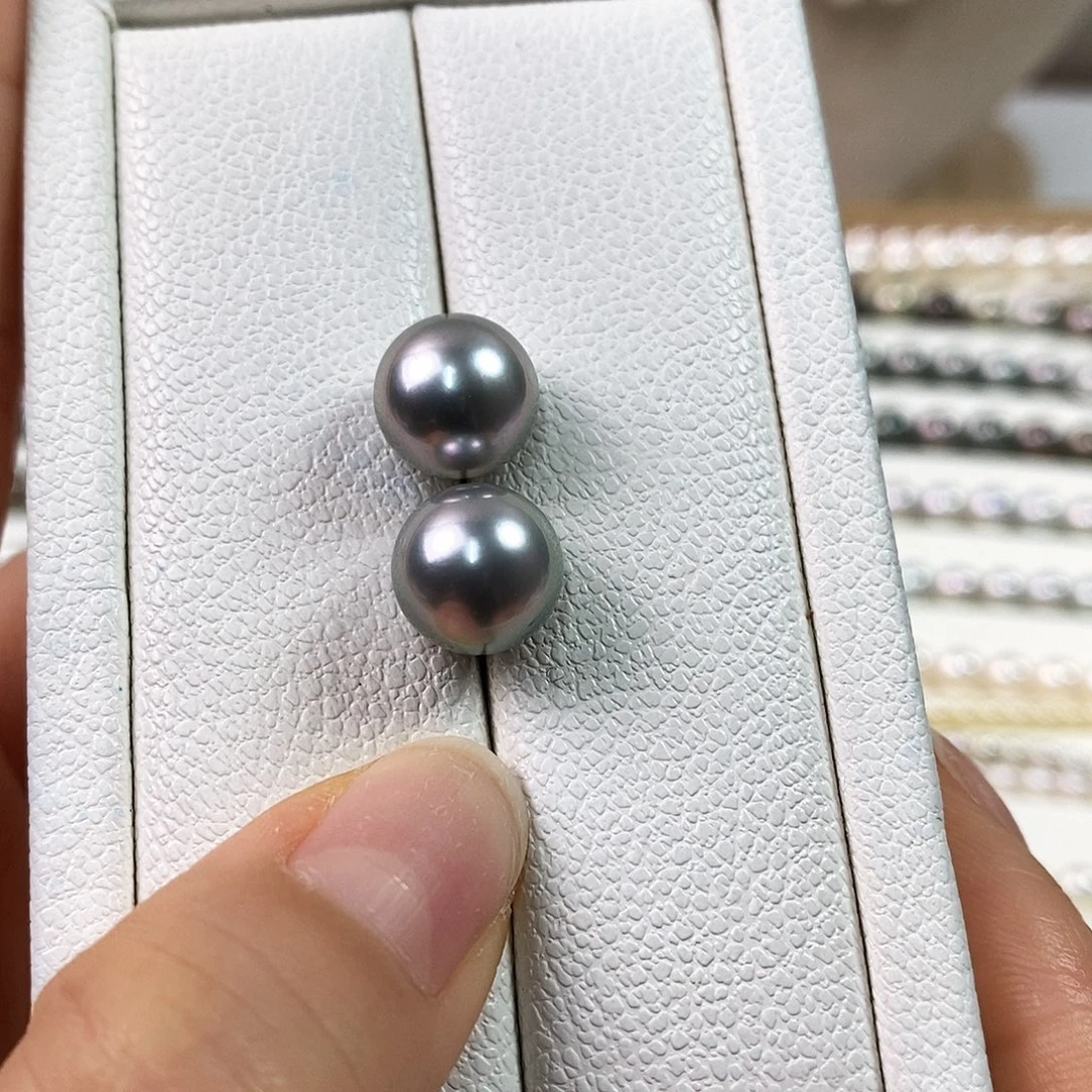 18K金镶嵌海水珍珠耳钉10-11m大溪地黑珍珠耳钉（铂金灰）