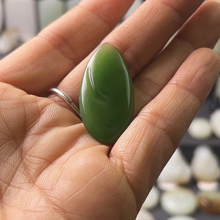 和田玉（碧玉）未镶嵌颈饰