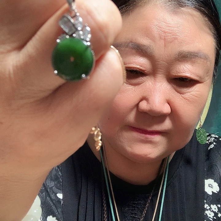 套链未镶嵌和田玉（糖玉）