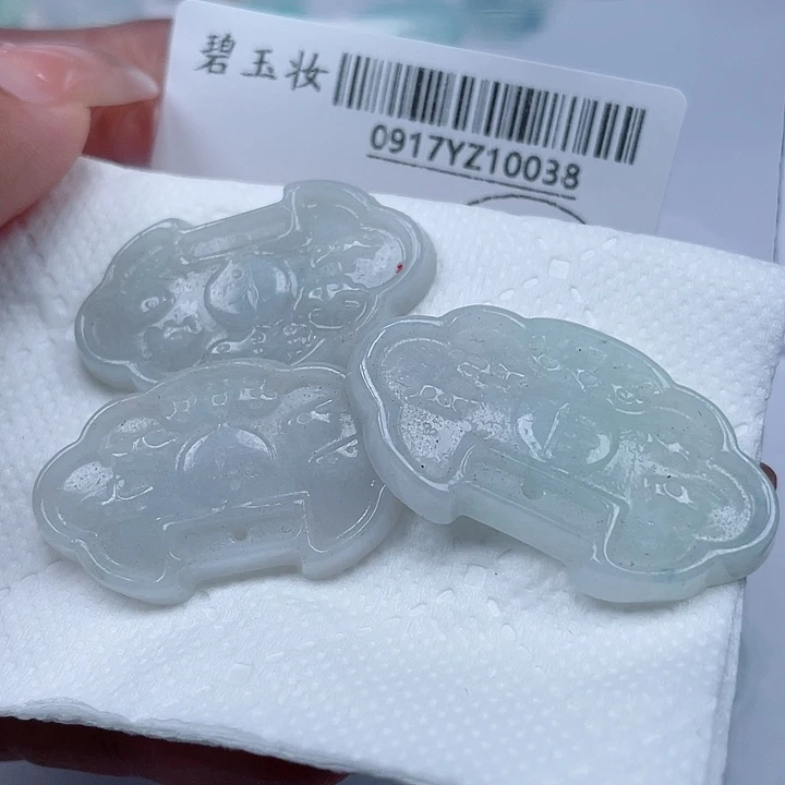 吊坠(不含链)未镶嵌翡翠