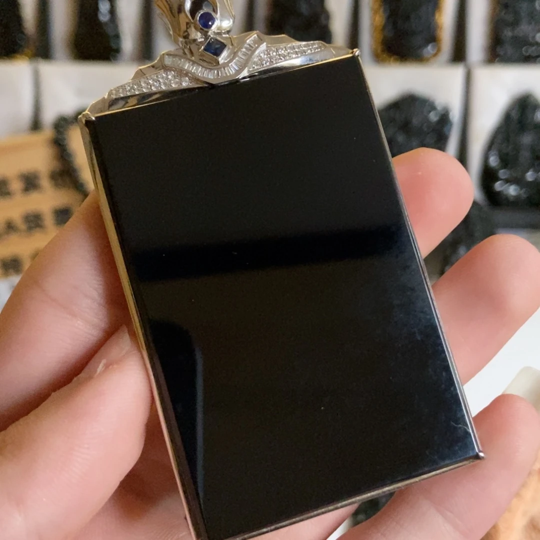 颈饰18K金镶嵌翡翠飞****斗缅甸A货墨翠无事牌