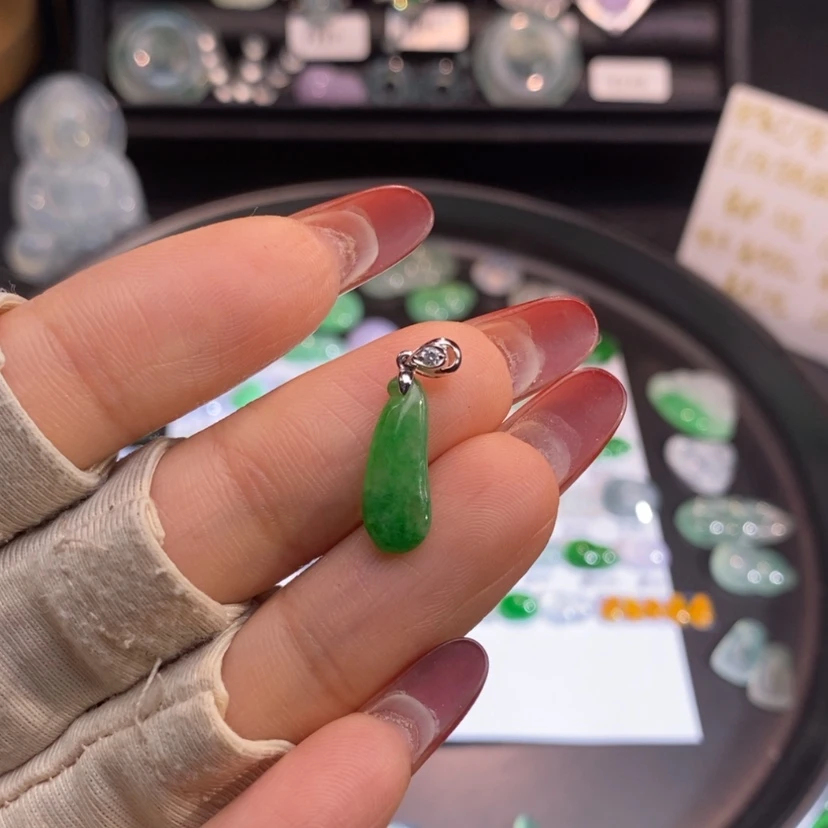 【闪购商品】翡翠挂件18K金镶嵌瓜