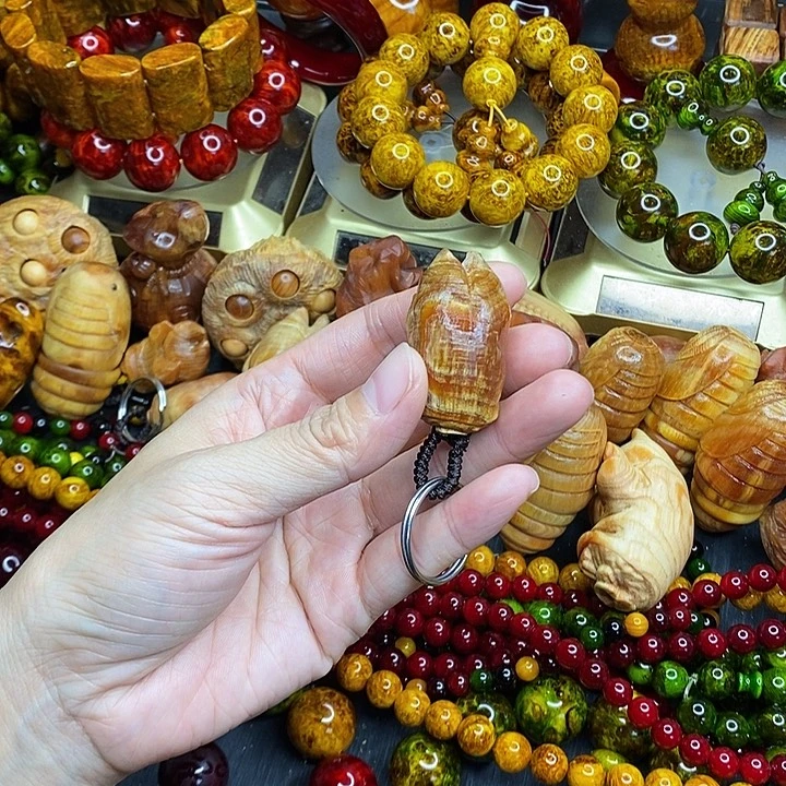 松木琥珀木文玩手串