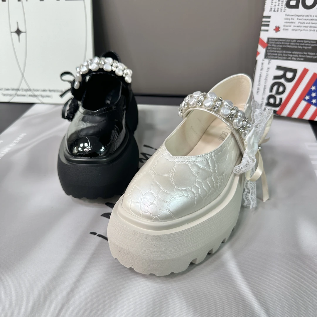 2925新款时尚个性奶油色包头厚底舒适松糕底5.5镶钻玛丽珍